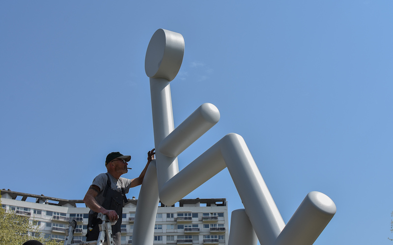 Wereldprimeur in Anderlecht: 4m hoog kunstwerk voor de integratie van mensen met een handicap